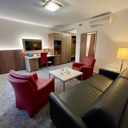 Hotel Merkur Landstuhl Bagian luar foto