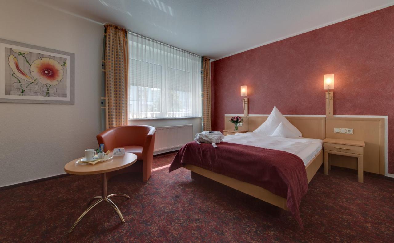 Hotel Merkur Landstuhl Bagian luar foto